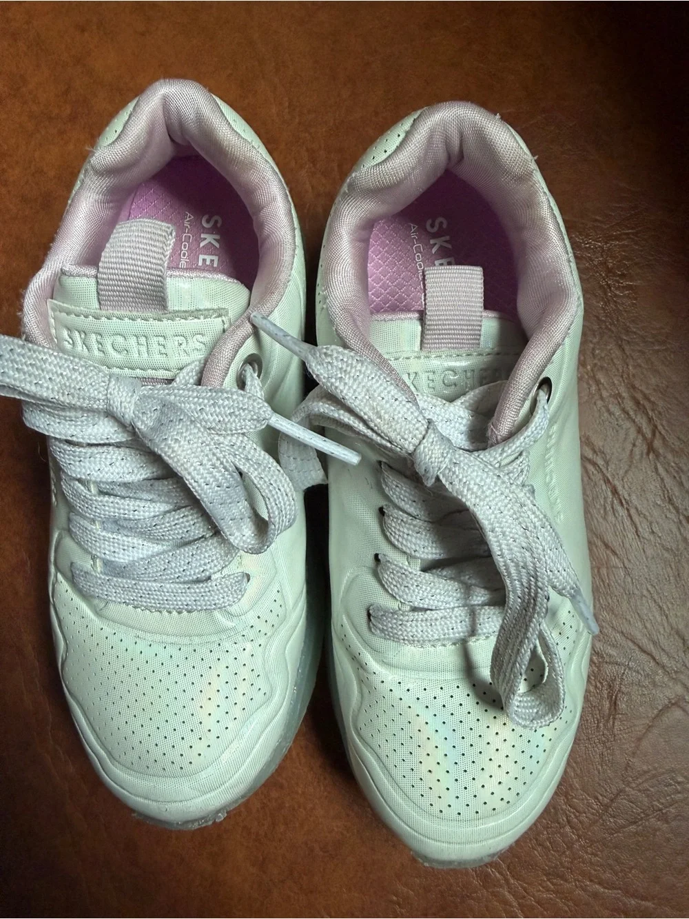 Skechers Uno Ice - Prism Luxe - Iridescent Pearl and lavender Lace-UPs size 11